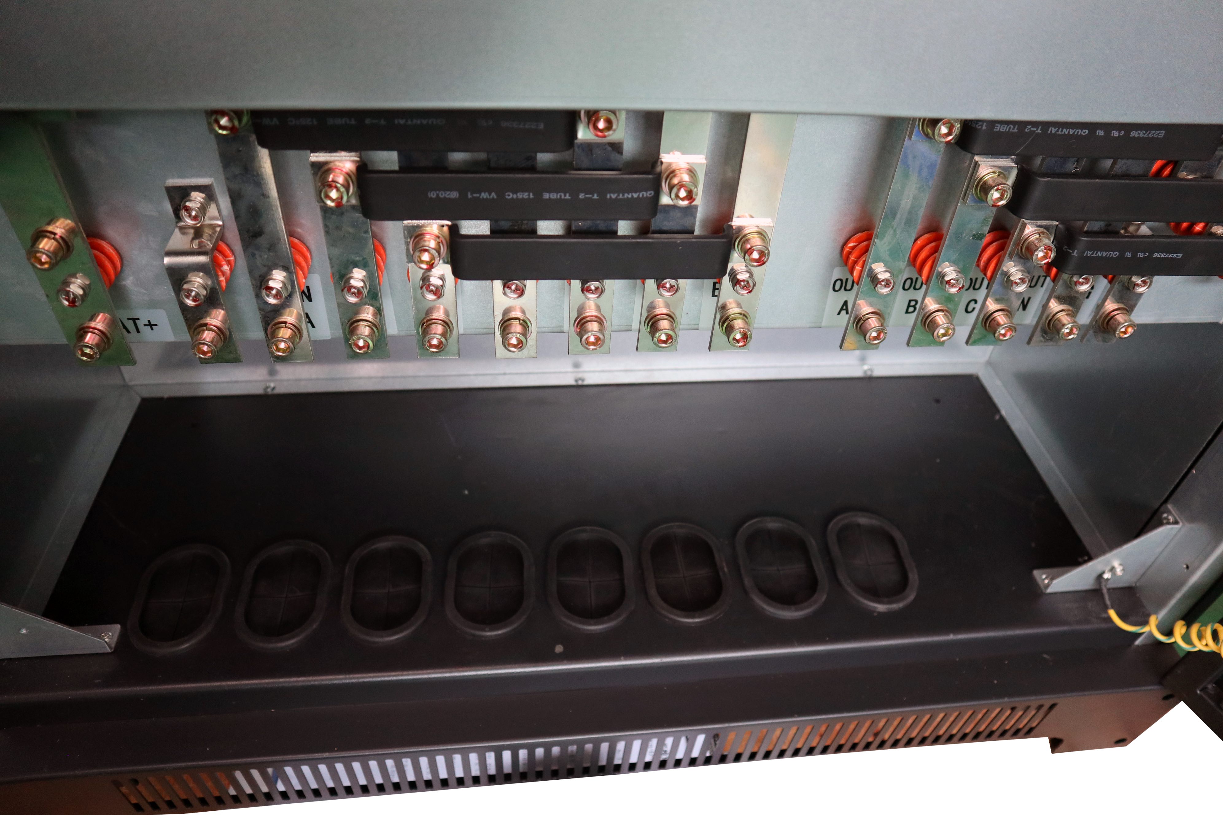 FC Series 100KVA LF Online Transformer Based 3/3 Phase UPS